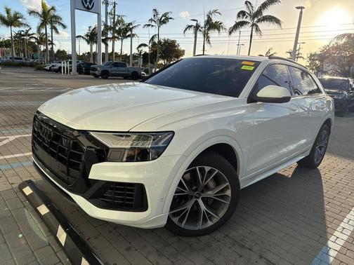 2023 Audi Q8 55 Premium
