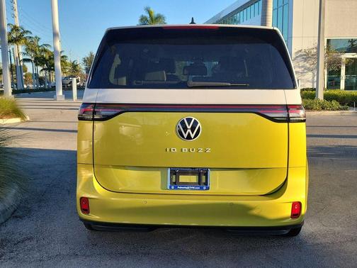 Pomelo Yellow Metallic - Candy White 2025 Volkswagen ID. Buzz 1st Edition