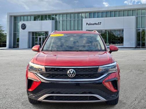Kings Red 2022 Volkswagen Taos 1.5T SE