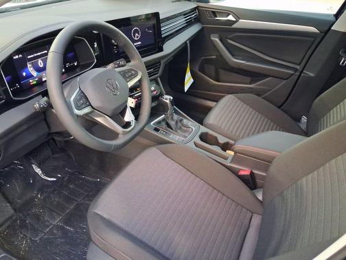 Deep Black Pearl 2026 Volkswagen Jetta 1.5T S