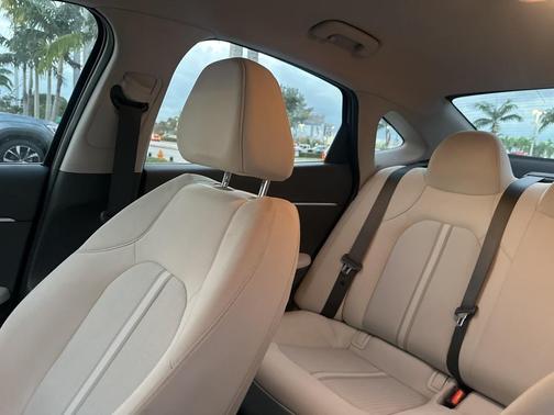 2023 Hyundai SONATA SE