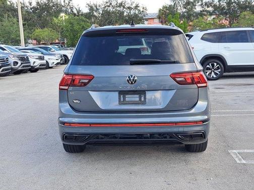 2022 Volkswagen Tiguan 2.0T SE R-Line Black