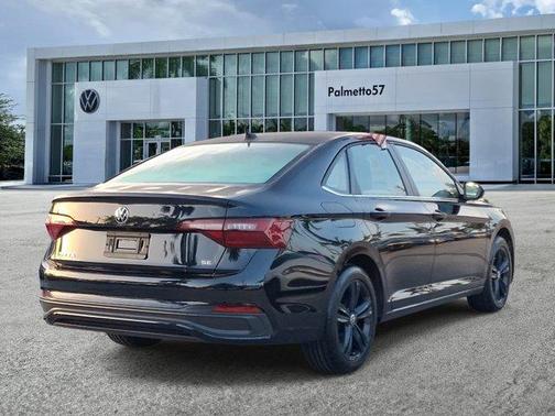 Deep Black Pearl Effect 2023 Volkswagen Jetta 1.5T SE
