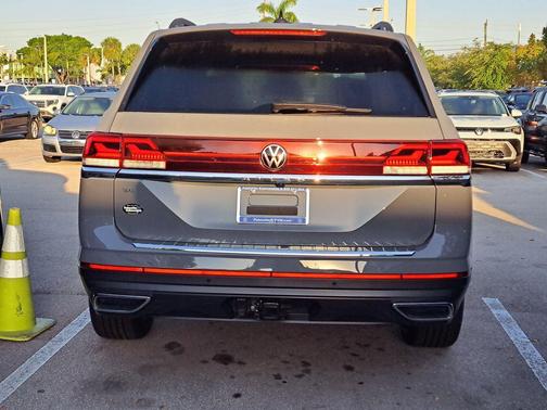 Pure Gray 2026 Volkswagen Atlas 2.0T SE W/TECHNOLOGY