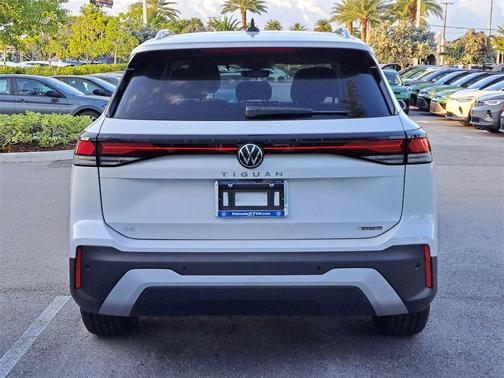 2025 Volkswagen Tiguan 2.0T SE
