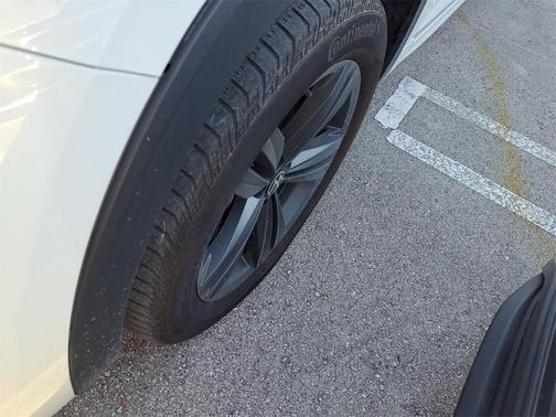 2021 Volkswagen Atlas 3.6 V6 SE w/ Technology R-Line