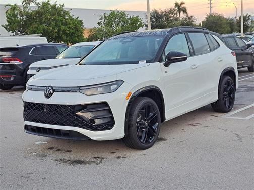 2025 Volkswagen Tiguan 2.0T SE R-Line Black