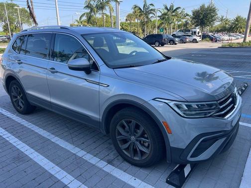 Pyrite Silver Metallic 2022 Volkswagen Tiguan 2.0T SE