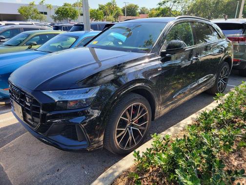 Mythos Black Metallic 2023 Audi Q8 55 Premium Plus