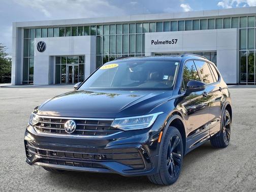Deep Black Pearl Effect 2023 Volkswagen Tiguan 2.0T SE R-Line Black
