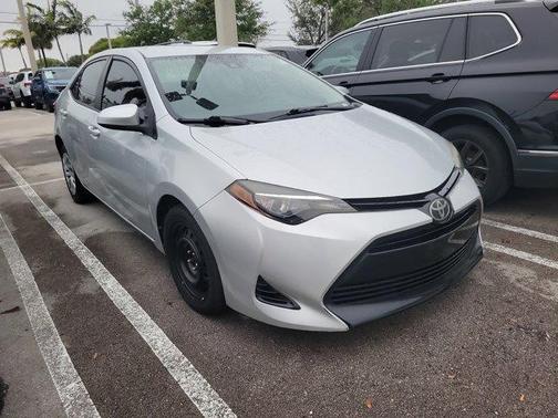 Classic Silver Metallic 2017 Toyota Corolla LE