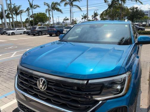 Kingfisher Blue 2024 Volkswagen Atlas Cross Sport 2.0T SE w/Technology