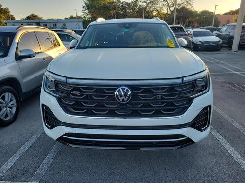 2024 Volkswagen Atlas 2.0T SEL Premium R-Line