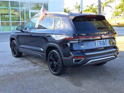 2025 Volkswagen Taos 1.5T SE