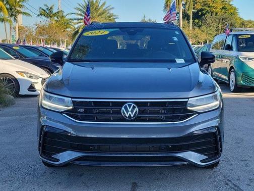 2024 Volkswagen Tiguan 2.0T SE R-Line Black