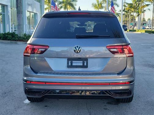 2024 Volkswagen Tiguan 2.0T SE R-Line Black