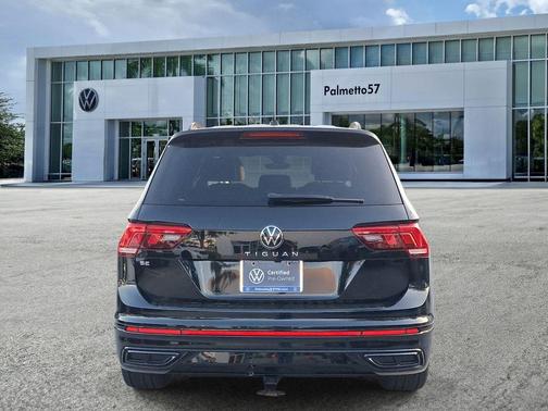 Deep Black Pearl Effect 2023 Volkswagen Tiguan 2.0T SE R-Line Black