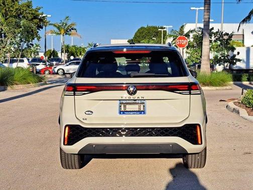 2026 Volkswagen Tiguan 2.0T SE R-Line Black