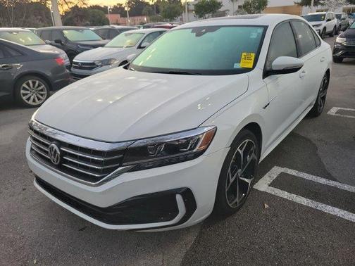 2022 Volkswagen Passat 2.0T R-Line