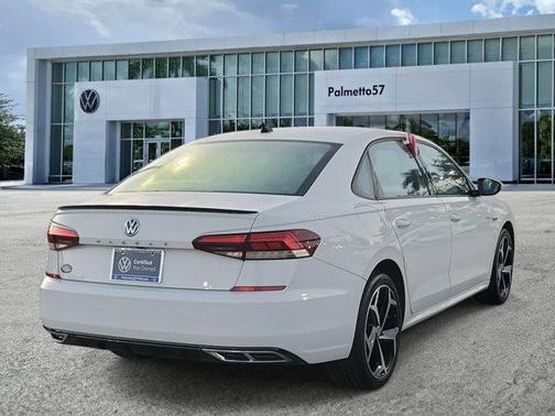 2022 Volkswagen Passat 2.0T R-Line