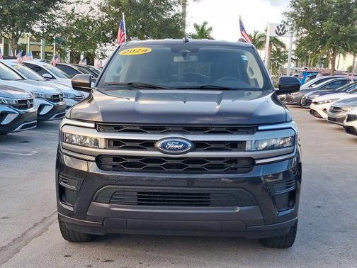Gray Metallic 2024 Ford Expedition Max XLT