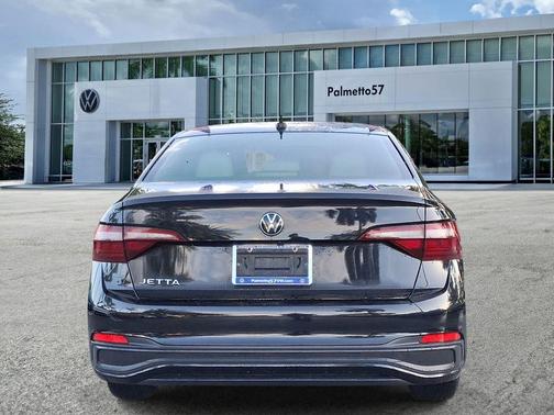 Deep Black Pearl Effect 2022 Volkswagen Jetta 1.5T S