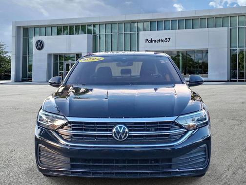 Deep Black Pearl Effect 2022 Volkswagen Jetta 1.5T S