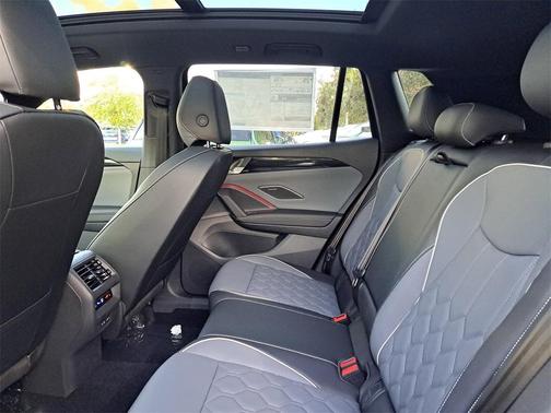 2025 Volkswagen Tiguan 2.0T SEL R-Line