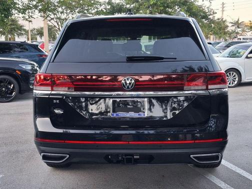 Deep Black Pearl 2026 Volkswagen Atlas 2.0T SE W/TECHNOLOGY
