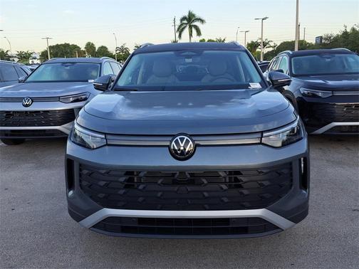 2025 Volkswagen Tiguan 2.0T SE