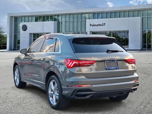 Chronos Gray Metallic 2024 Audi Q3 45 S line Premium