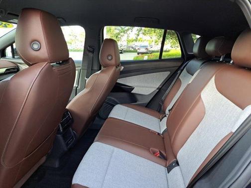 2023 Volkswagen ID.4 Pro