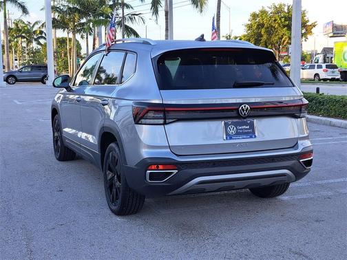 2025 Volkswagen Taos 1.5T SE