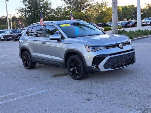 2025 Volkswagen Taos 1.5T SE