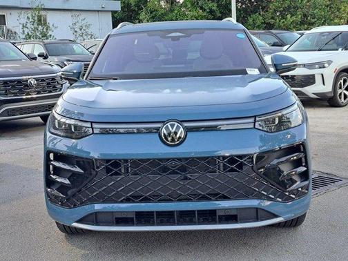 2026 Volkswagen Tiguan 2.0T SEL R-Line