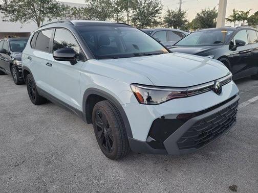 2025 Volkswagen Taos 1.5T SE Black