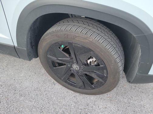 2025 Volkswagen Taos 1.5T SE Black