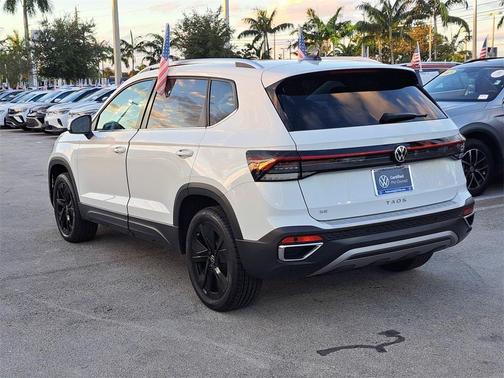 2025 Volkswagen Taos 1.5T SE