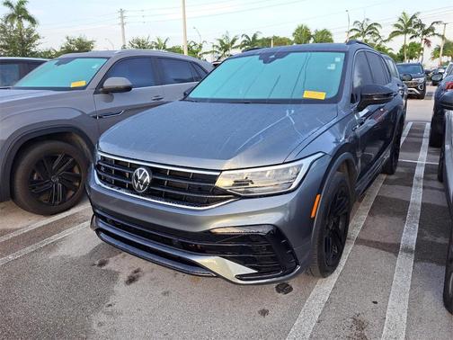 2023 Volkswagen Tiguan 2.0T SE R-Line Black