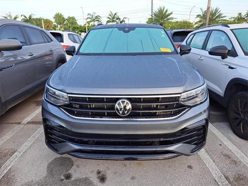 2023 Volkswagen Tiguan 2.0T SE R-Line Black