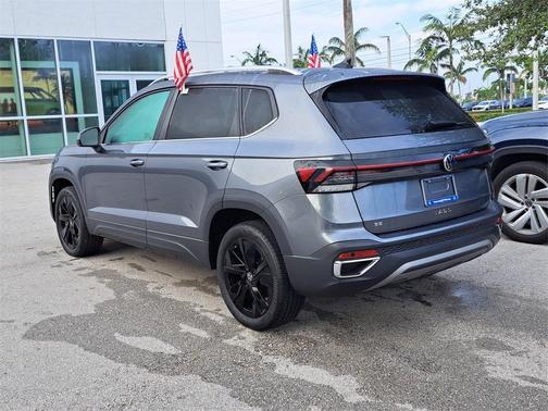 2025 Volkswagen Taos 1.5T SE