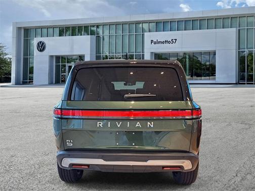 2025 Rivian R1S Adventure