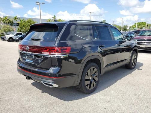 2025 Volkswagen Atlas 2.0T SE w/Technology