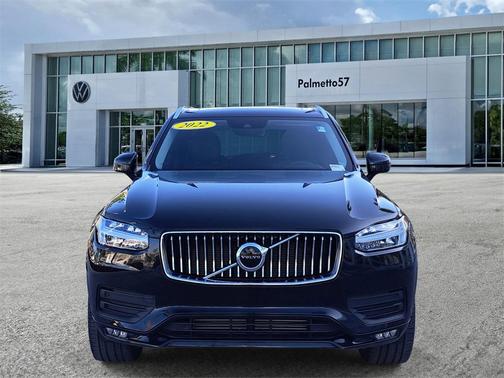 2022 Volvo XC90 T6 Momentum 7 Passenger