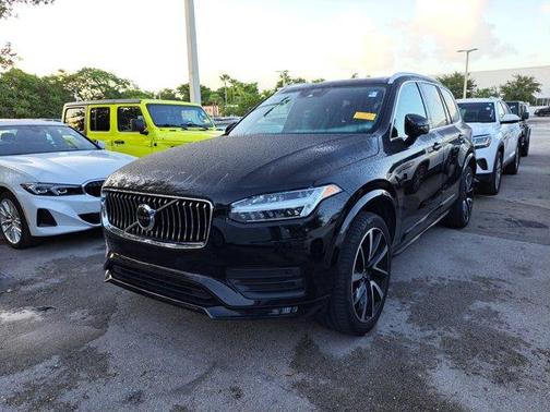 2022 Volvo XC90 T6 Momentum 7 Passenger