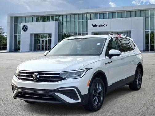 Opal White Pearl Effect 2023 Volkswagen Tiguan 2.0T SE