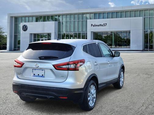 2022 Nissan Rogue Sport S