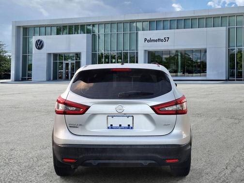 2022 Nissan Rogue Sport S