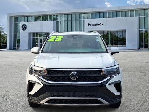 Pure White 2023 Volkswagen Taos 1.5T SE