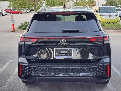 2025 Volkswagen Tiguan 2.0T SEL R-Line